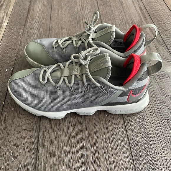 LeBron XIV Low - Picture 3 of 8